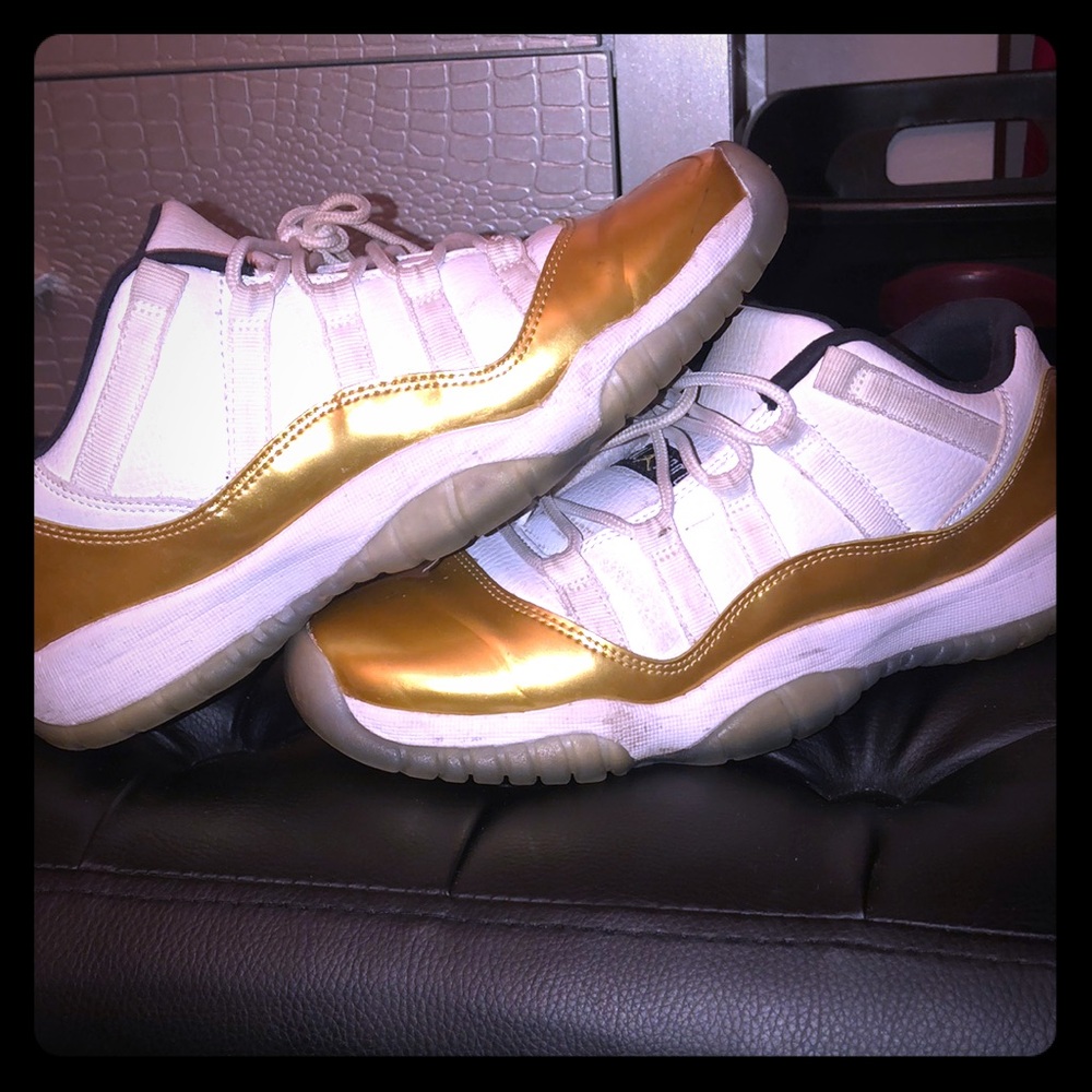 Jordan 11 low tops